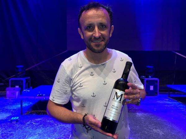 During the summer of 2019, the Kandračovci performed in Galant. There was no shortage of MAHID wine.