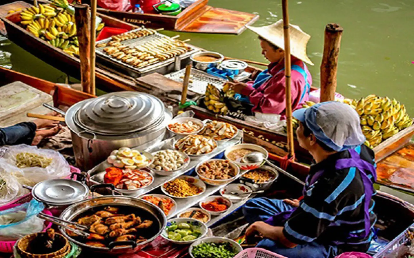 Mga floating market na puno ng mga exotics