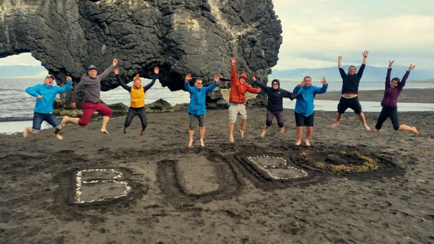 အိုက်စလန် BUBO မှန်ဘီလူးနှင့်