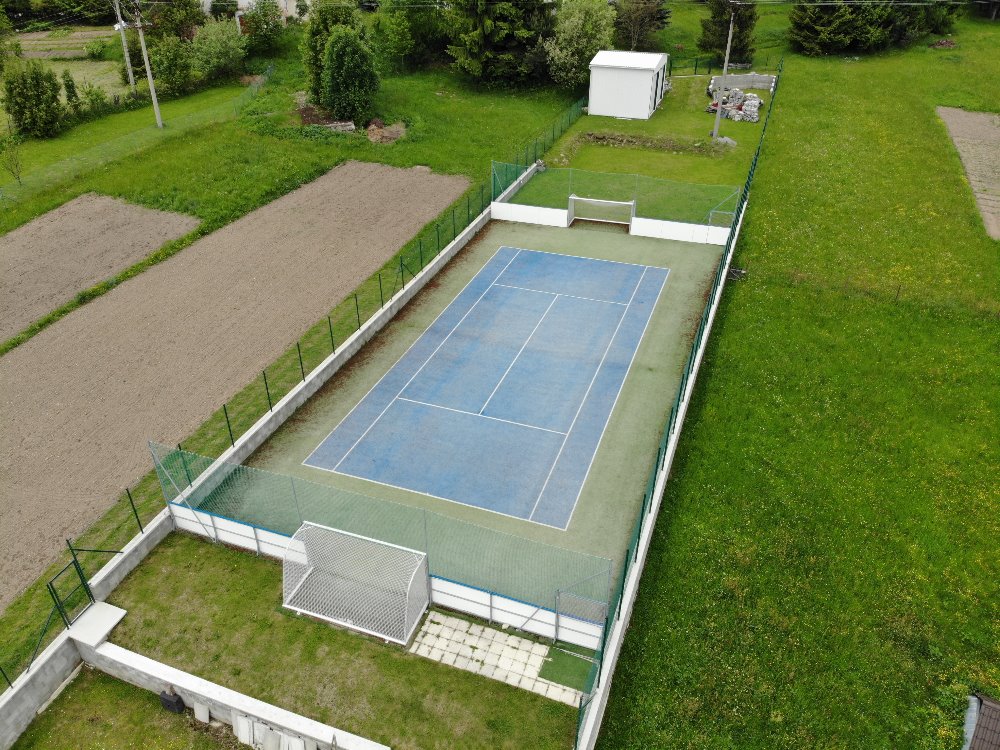 Tennis court