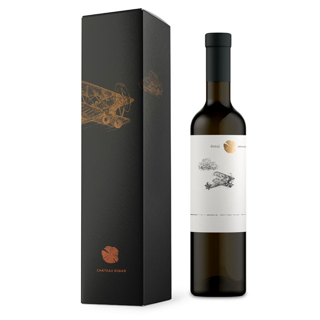 Dunaj ´17 sa isang kahon ng regalo ng Château Rúbaň